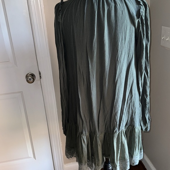 Free People top - Picture 2 of 3